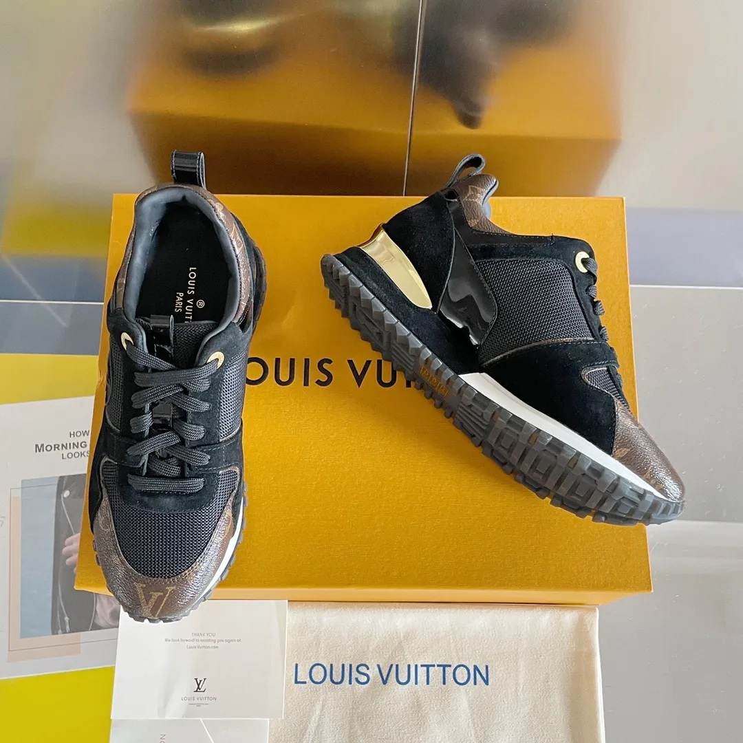 p640👟👟 LV Donkey Brand L Home Classic Series Run Away Casual Sneakers Original purchased, developed and manufactured. This Run Away sneaker is made of cow leather with classic Monogram canvas trim, and is decorated with a large LV Circle logo on one side. The technical outsole adopts an invisible heightening design, which is unique and equipped with eye-catching metal cushioning pads. Exquisite packaging at the delivery counter 🛍📦 ▪️ Fabric: Original customized first-layer cowhide + technical mesh ▪️ Inner lining: Imported breathable mesh ▪️ Sole: Original molded ultra-light foam + TPU material ▪️ Sole thickness: 3CM [increased by 6CM ▪️ Size: Women's 35-40🉑️Order 41/42 ▪️ Size: Men's 39-45